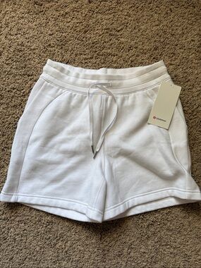 LULULEMON Scuba High-Rise Short 5" White 8NWT Cotton Blend Fleece Cozy